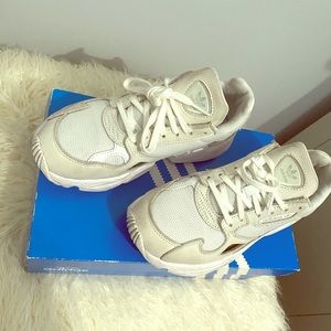 Trendy Addidas white falcon sneakers